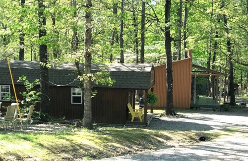 Mount Ida House | Sleep 7 at Fox Den Cabin, Near Lake Ouachita