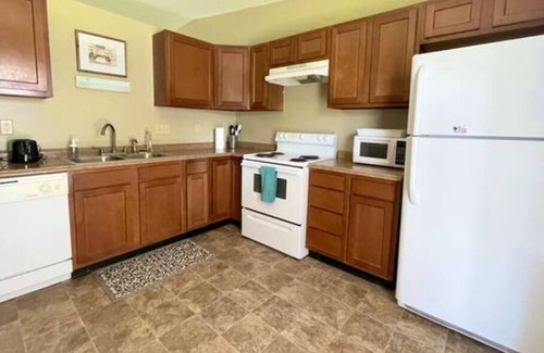 Acton House | Sleep 9! 15 min to Downtown Indy, 3 bd 1.5 Ba