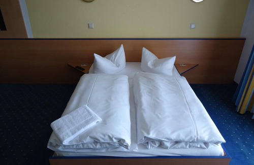 Handelshafen Hotel | Sleep & Go Hotel Magdeburg