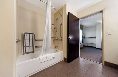 Bismarck Hotel | Sleep Inn & Suites Bismarck I-94
