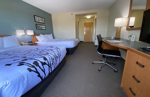 Quad Cities Hotel | Sleep Inn & Suites Davenport - Quad Cities