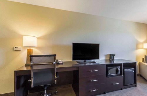 Pleasanton Hotel | Sleep Inn & Suites Jourdanton - Pleasanton