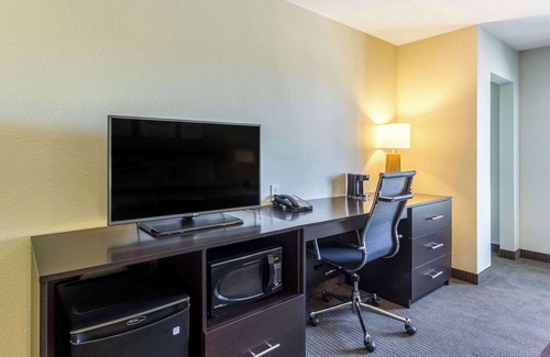 Pleasanton Hotel | Sleep Inn & Suites Jourdanton - Pleasanton