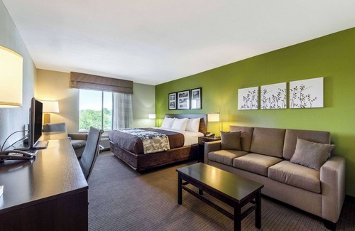 Pleasanton Hotel | Sleep Inn & Suites Jourdanton - Pleasanton