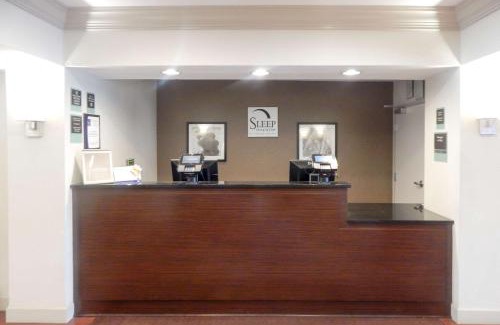 Evergreen Hotel | Sleep Inn & Suites near Liberty Place I-65