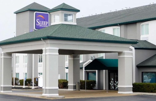 Toledo Hotel | Sleep Inn & Suites Oregon - Toledo