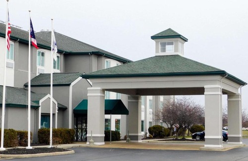 Toledo Hotel | Sleep Inn & Suites Oregon - Toledo