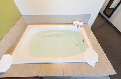 Pleasant Hill Hotel | Sleep Inn & Suites Pleasant Hill - Des Moines