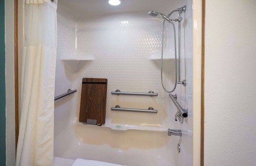 Gypsum Hotel | Sleep Inn & Suites Port Clinton