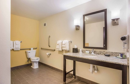 Hannibal Hotel | Sleep Inn & Suites