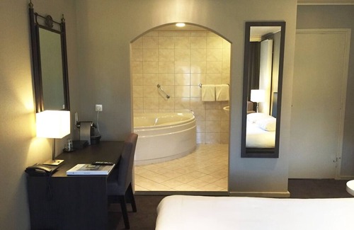 Renesse Hotel | Sleep Peacefully in Scenic Room w/Walking Trails Nearby