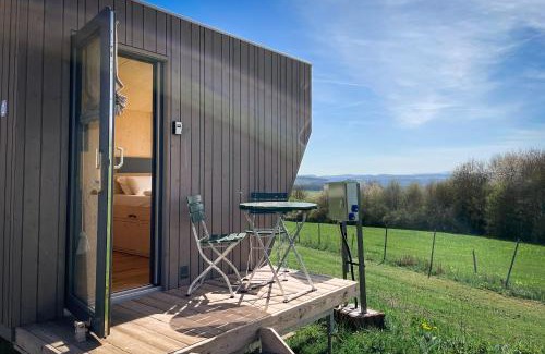 Kuhndorf House | Sleep Space 1 - Green Tiny Spot Dolmar