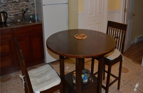 Winchester Apartment | Sleep up to 4 Guest New Apt. 10 mins to Boston Easy to I-93