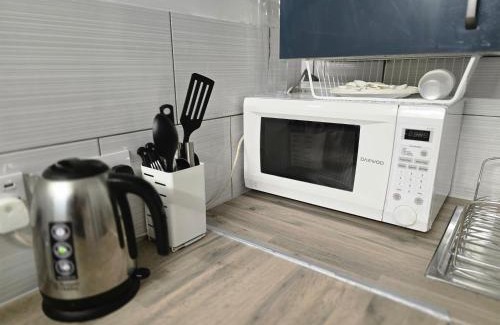 Purley Apartment | Sleep4 - Close To Purley Station & Local Shops