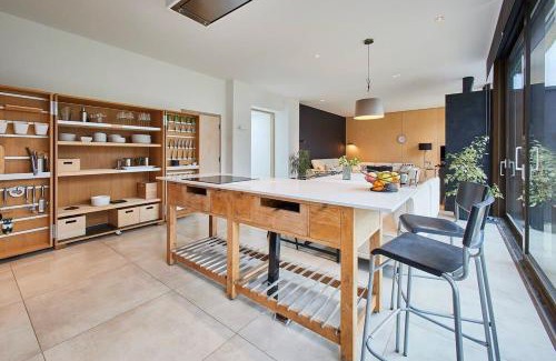Potter Brompton House | Sleeper Cottage