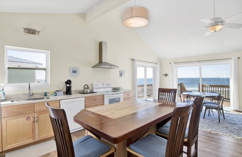 Surf Side Shores House | Sleepin Bee- Beachfront Pet-Friendly Cottage