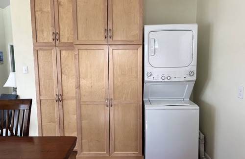 Surf Side Shores House | Sleepin Bee- Beachfront Pet-Friendly Cottage