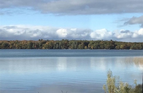 Maple City Cottage | Sleeping Bear Dunes Pet Friendly Cottage on the Lake