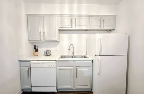 Windsor Park Apartment | Sleepover: Airy 1BD/1BA + Gym - Austin TX