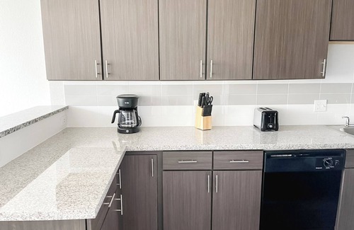 Cincinnati Apartment | Sleepover: Charming 1BD/1BA + Gym - Cincinnati