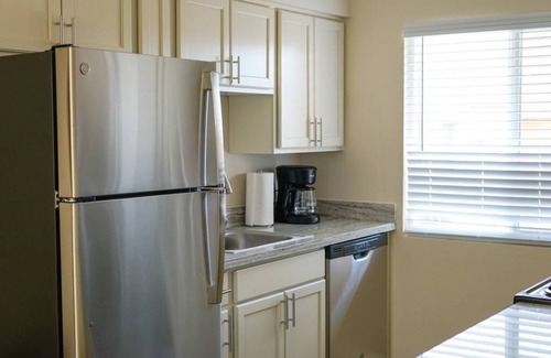 Oklahoma City Apartment | Sleepover: Dashing 1BD/1BA + Balcony - OKCn