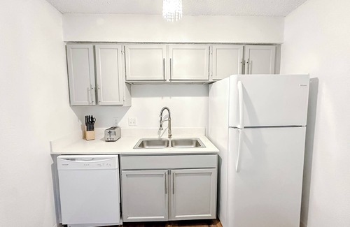 Windsor Park Apartment | Sleepover : Delightful 1BD/1BA + Gym - Austin TX