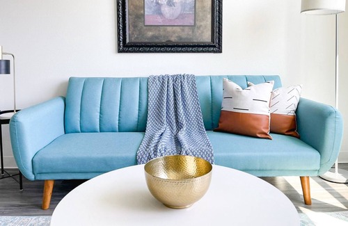 Corryville Apartment | Sleepover: Elegant 1BD/1BA + Gym - Downtown Cincinnati
