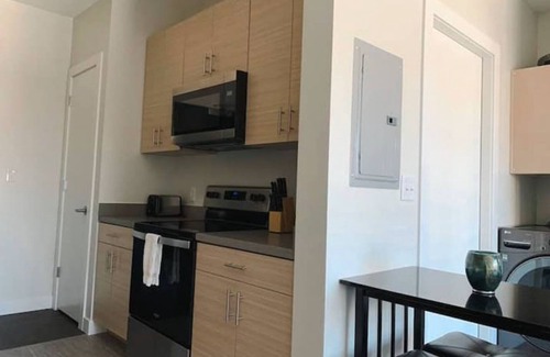 Des Moines Apartment | Sleepover: Exclusive Studio and Gym - Des Moinesn