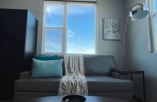 Downtown Omaha House | Sleepover: Extraordinary 1BD/1BA + Gym - Downtown Omaha