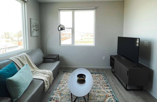 Downtown Omaha House | Sleepover: Extraordinary 1BD/1BA + Gym - Downtown Omaha