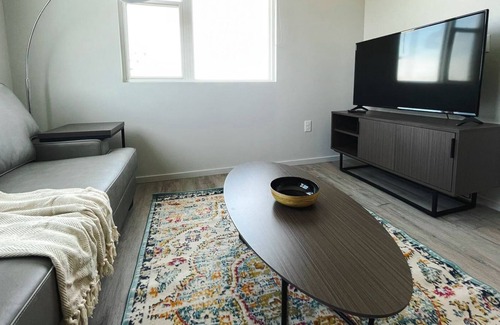 Downtown Omaha House | Sleepover: Extraordinary 1BD/1BA + Gym - Downtown Omaha