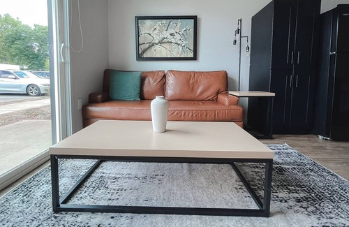 Bowling Green Apartment | Sleepover: Graceful 1BD/1BA - Bowling Green