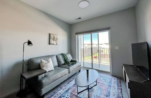 Downtown Omaha Apartment | Sleepover: Neat 1BD/1BA + Balcony- Downtown Omaha