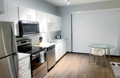 Downtown Des Moines Apartment | Sleepover: Prime 1BD/1BA - Downtown Des Moines