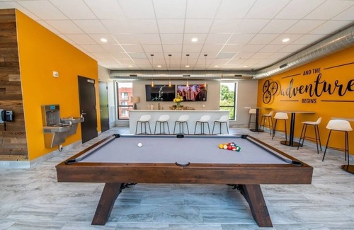 Downtown Des Moines Apartment | Sleepover: Prime 1BD/1BA - Downtown Des Moines