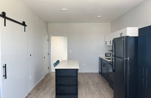 NoDo District Apartment | Sleepover: Relaxing 1BD/1BA + Balcony- Downtown Omaha