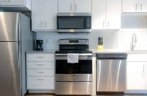 Des Moines Apartment | Sleepover: Serene 1BD/1BA - Downtown Des Moines