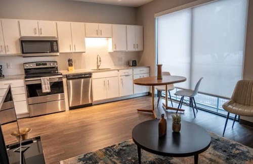 Des Moines Apartment | Sleepover: Serene 1BD/1BA - Downtown Des Moines