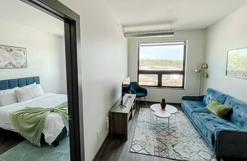 West Des Moines Apartment | Sleepover: Superior 1BD/1BA + High Ceilings - Des Moines