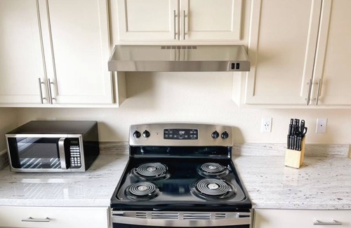 Oklahoma City Apartment | Sleepover: Superior 1BD/1BA + Gym & Pool - OKC