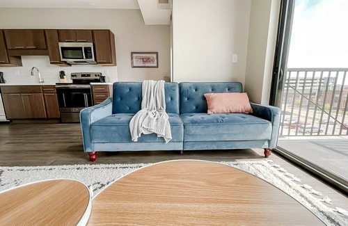 Downtown Des Moines Apartment | Sleepover: Unmatched 1BD/1BA - Downtown Des Moinesn