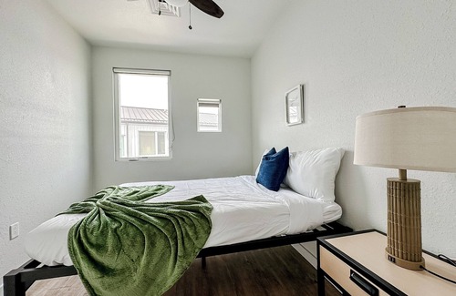 Bowling Green Apartment | Sleepover: Vivid 1BD/1BA - Bowling Green