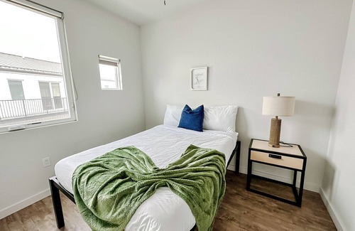 Bowling Green Apartment | Sleepover: Vivid 1BD/1BA - Bowling Green