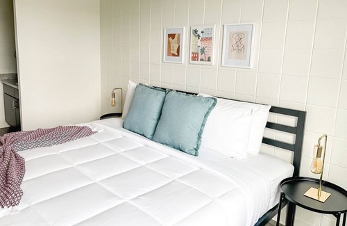 Walnut Hills Apartment | Sleepover: Vivid 1BD/1BA + Gym - Downtown Cincinnati