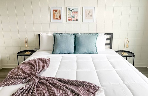 Walnut Hills Apartment | Sleepover: Vivid 1BD/1BA + Gym - Downtown Cincinnati