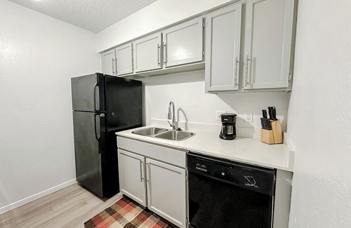 Windsor Park Apartment | Sleepover : Welcoming 1BD/1BA + Gym - Austin TX