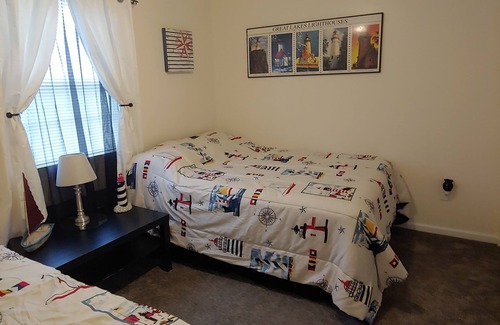 Port Clinton Cabin | Sleeps 1 to 8 Daily or weekly home rental 5 miles from downtown Port Clinton.