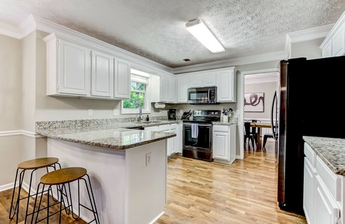 Duluth House | ☆ Sleeps 10! 4 bedroom Duluth home w pool table ☆