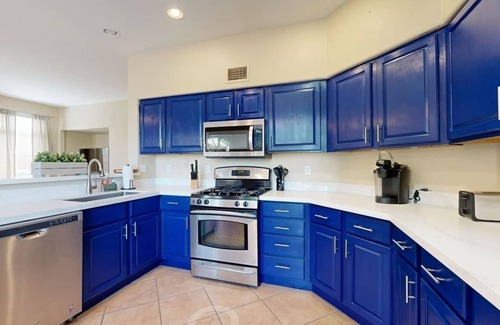 Chandler House | Sleeps 10! Heated Pool~Putt Putt~Dogs Welcome!
