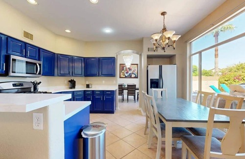 Chandler House | Sleeps 10! Heated Pool~Putt Putt~Dogs Welcome!